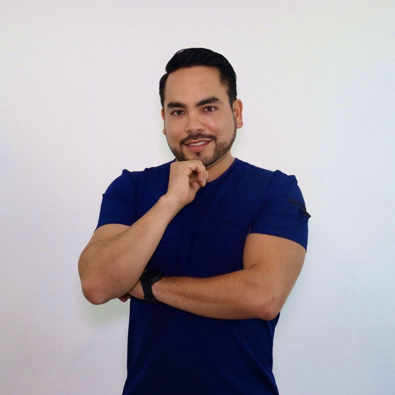 dr adrian nieto plastic surgeon in cancun mexico