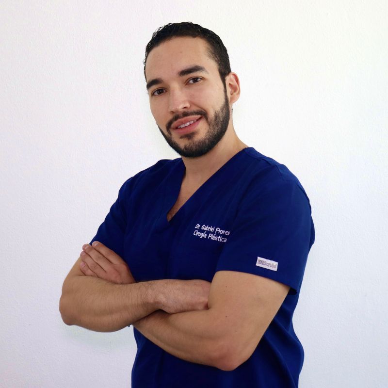Dr Gabriel Flores plastic surgeon in cancun mexico